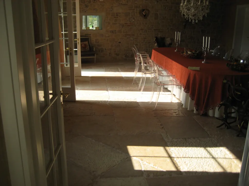 Villa con pavimenti antichi – sale