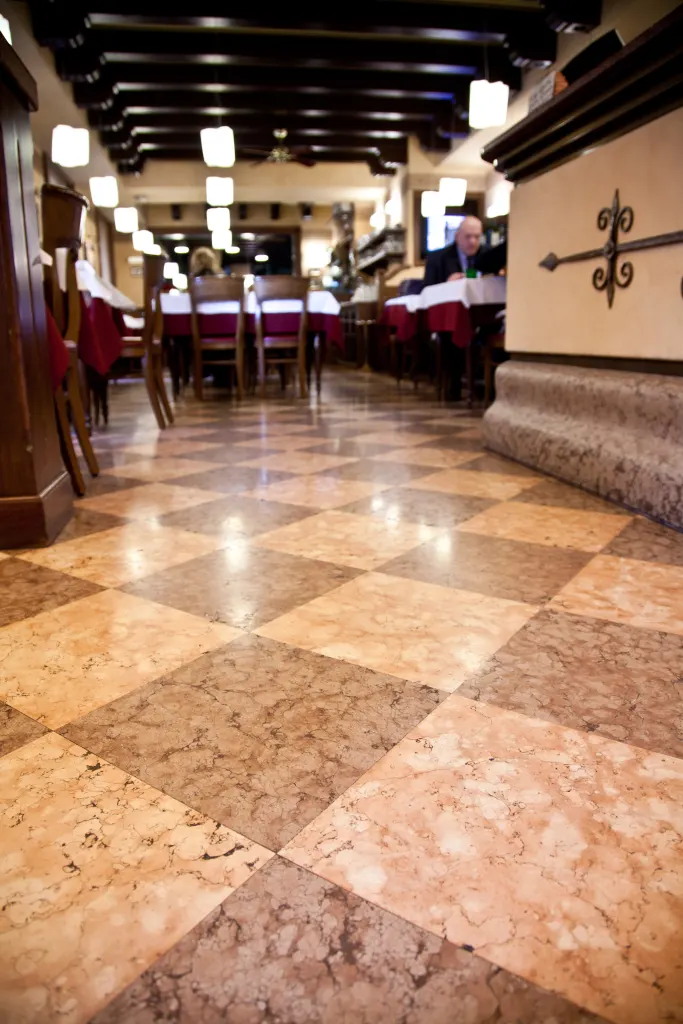 Intarsi e decori – ristorante