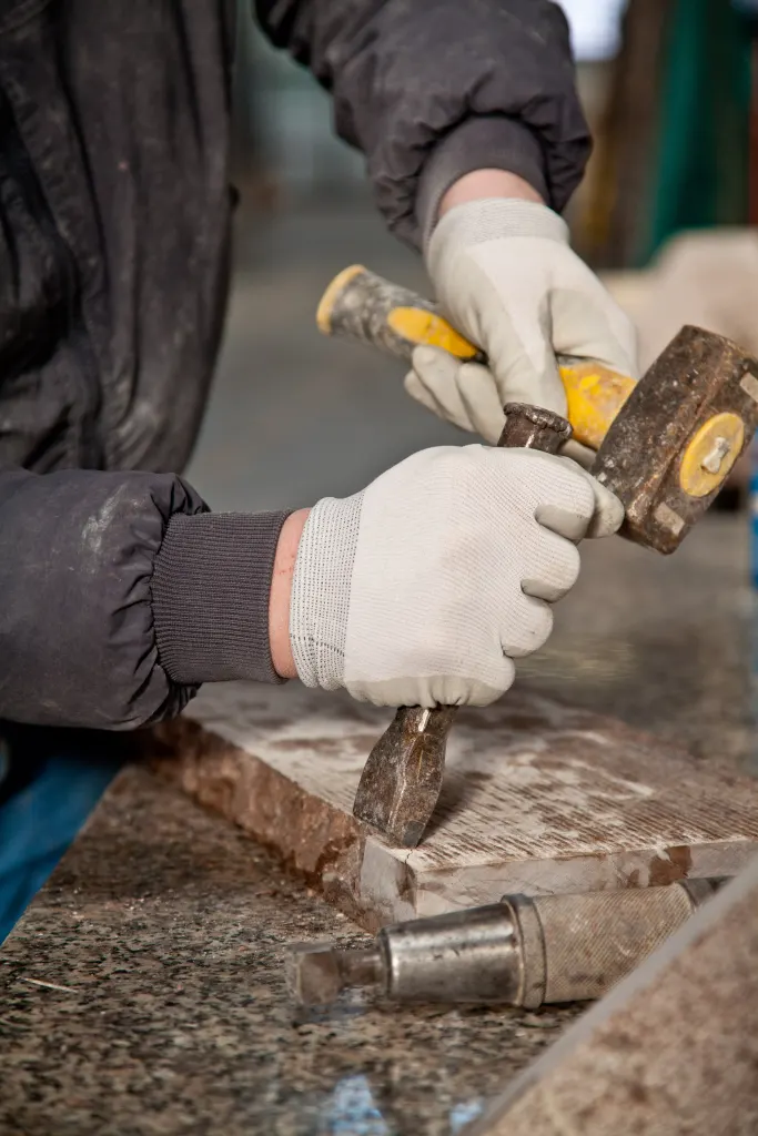 Lavorazione a mano – in laboratorio
