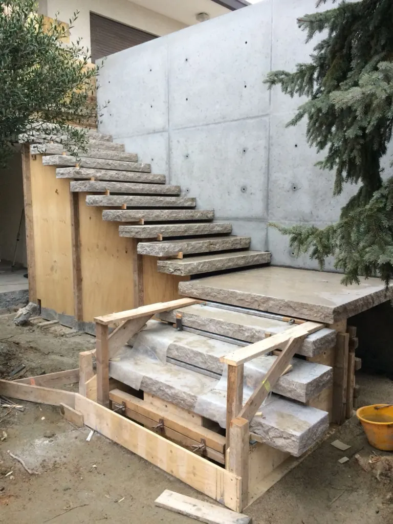 Villa con scale esterne – scala esterna